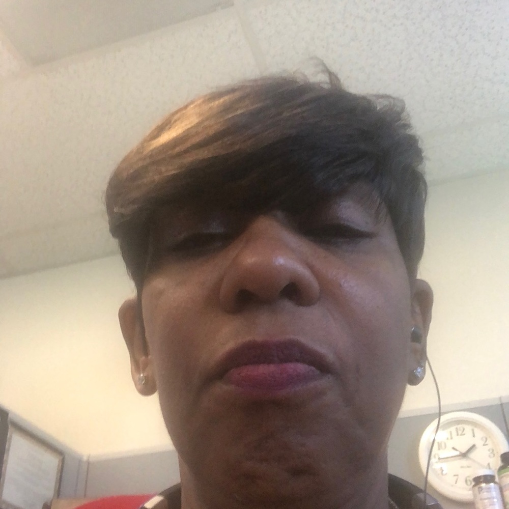 Meet your Posher, Yolanda